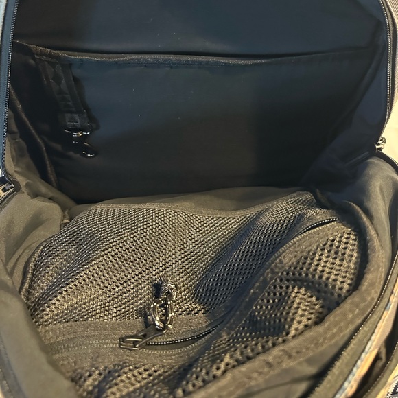 NWT Canvas Pendleton Gray and Black Patterned Backpack - Picture 3 of 6